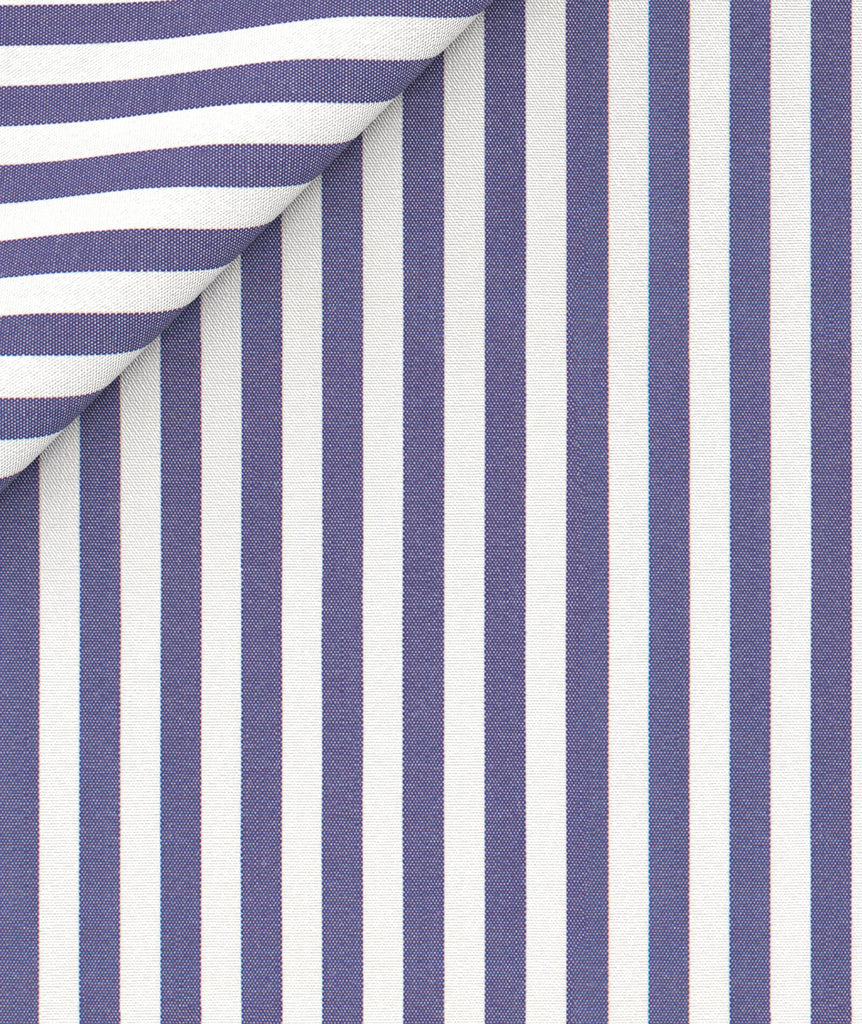 A righe blu in cotone