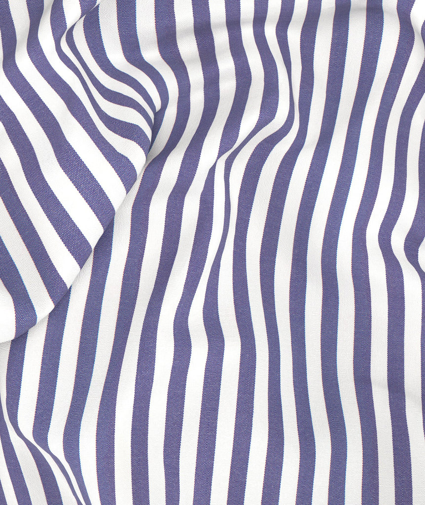 A righe blu in cotone
